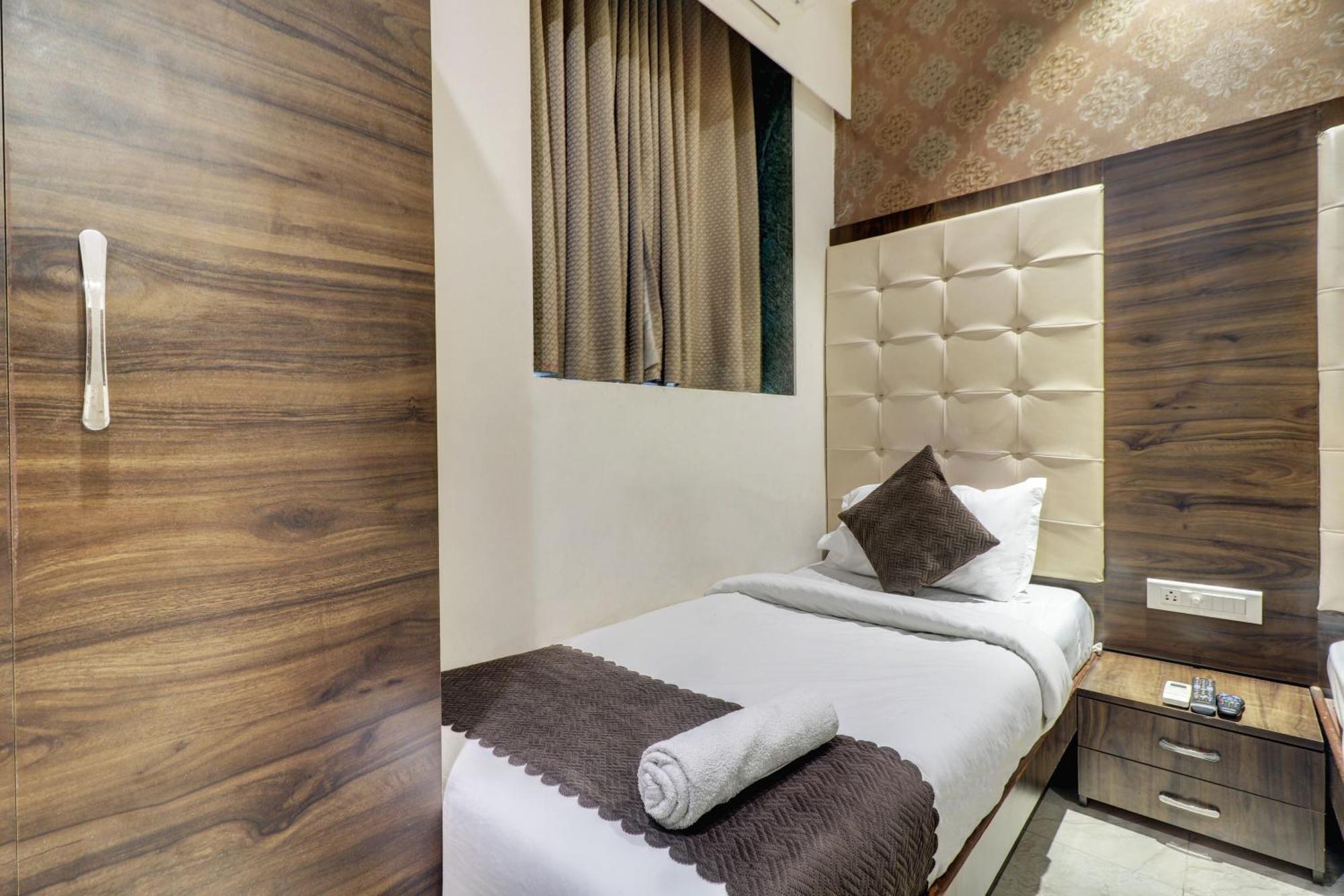 Hotel A. K. International - Fort Mumbai Rum bild